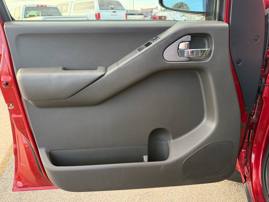 Used 2012 Nissan Frontier SV w/ Sport Appearance Pkg image 10