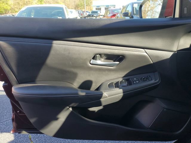 Used 2025 Nissan Sentra SV image 29