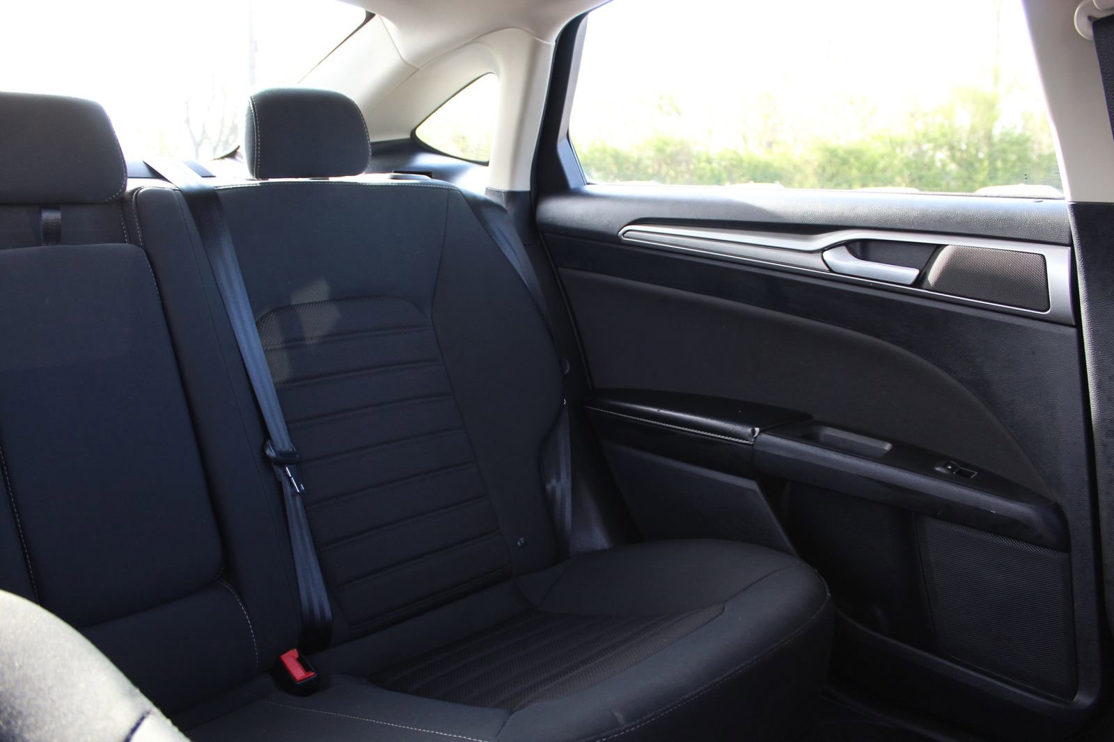 Used 2020 Ford Fusion SE image 14