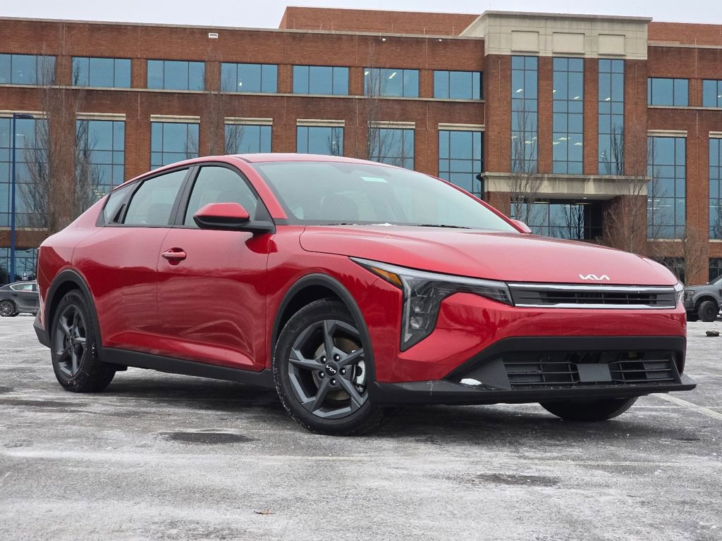 New 2025 Kia K4 LXS image 2