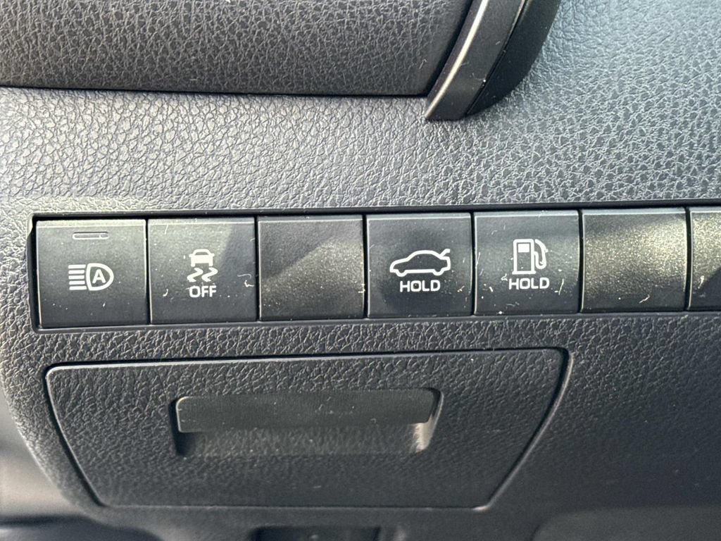 Used 2019 Toyota Camry SE FWD image 22
