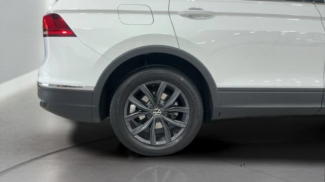 Certified 2024 Volkswagen Tiguan SE AWD/4WD image 24