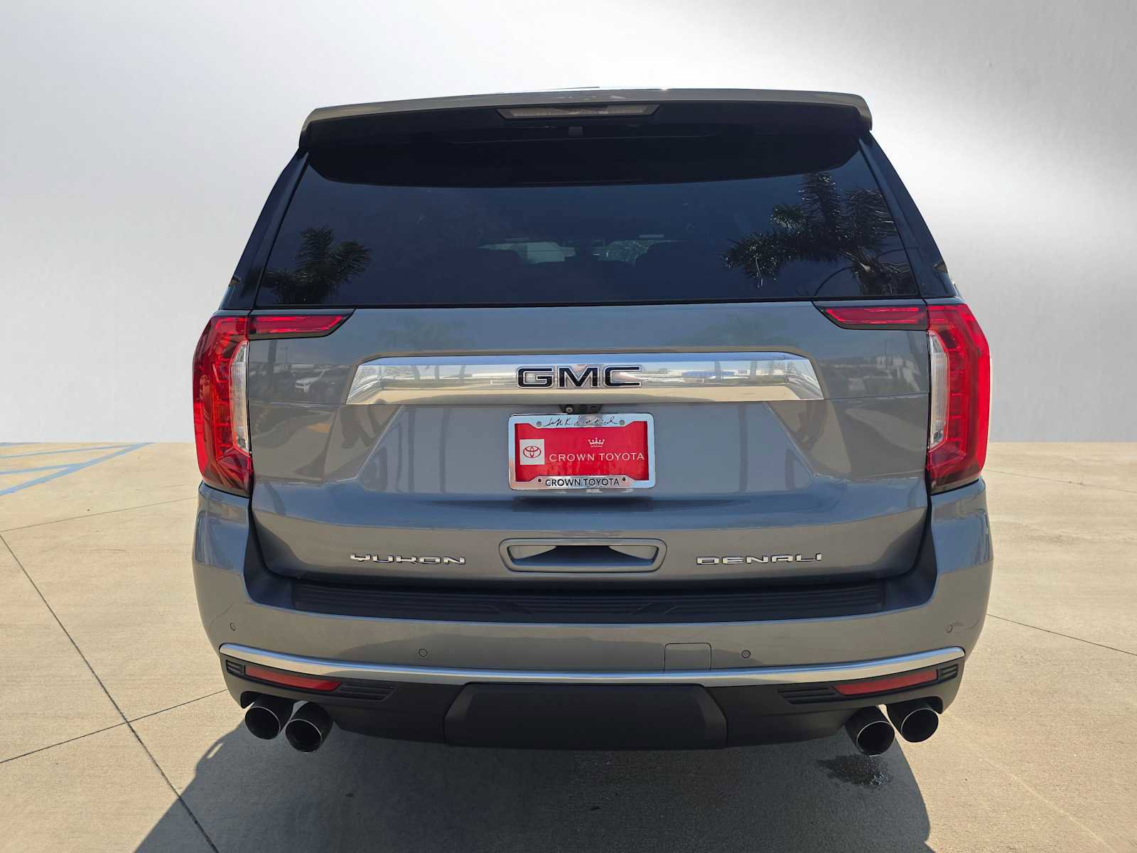 Used 2021 GMC Yukon Denali w/ Denali Premium Package AWD/4WD image 4
