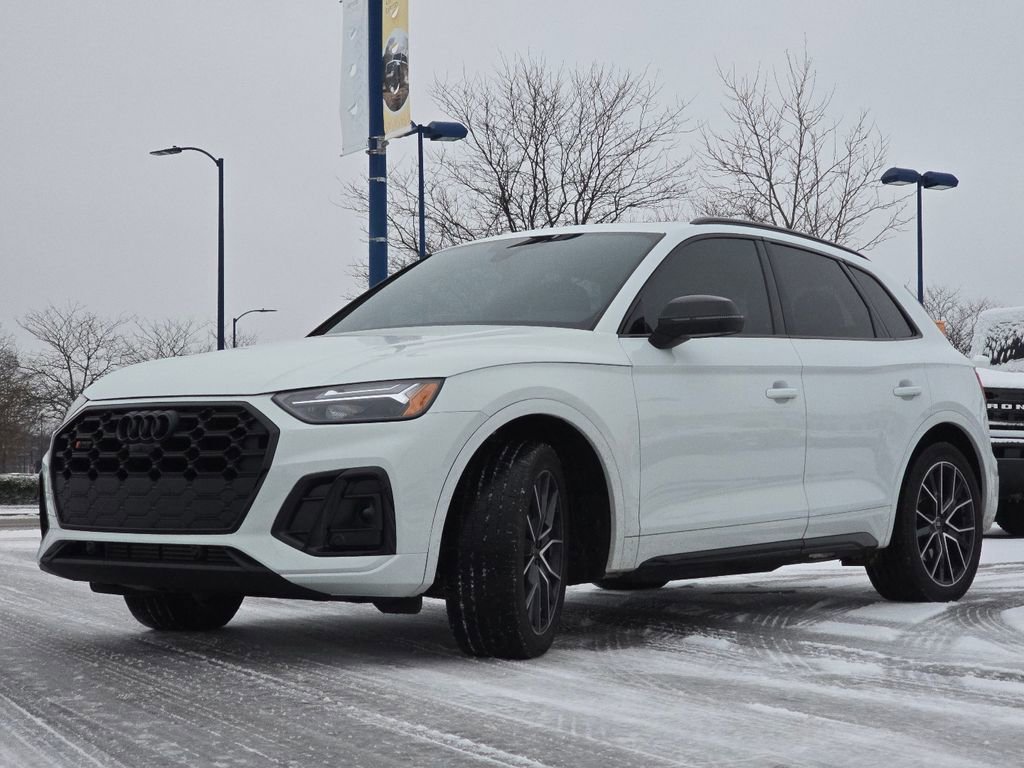 Used 2024 Audi SQ5 Premium Plus w/ Premium Plus Package image 11