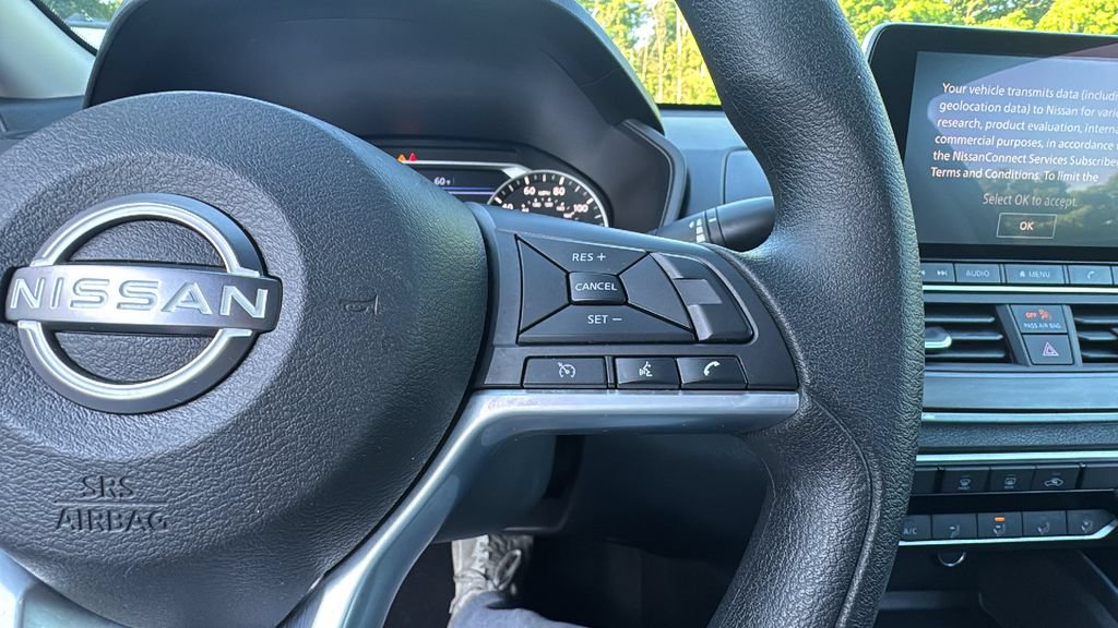 Used 2025 Nissan Altima 2.5 SV FWD image 19