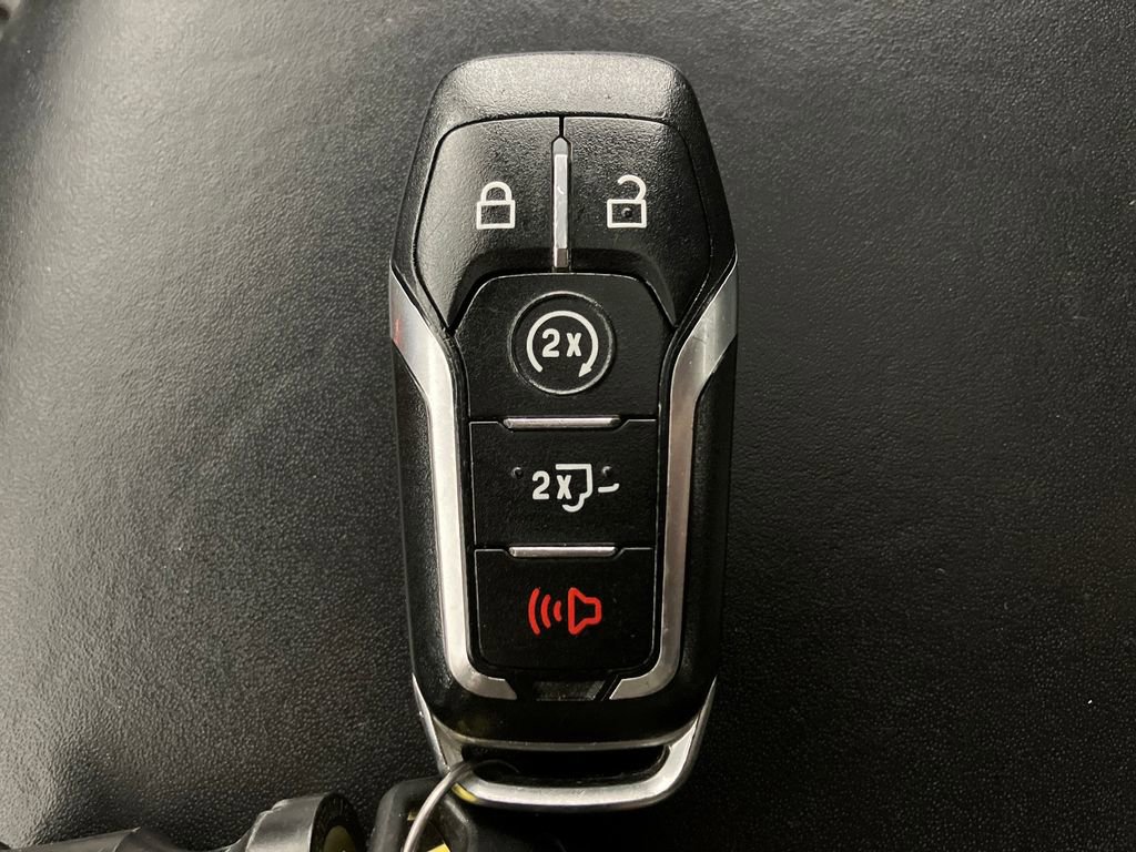 Used 2015 Ford F150 Platinum w/ Equipment Group 701A Luxury image 33