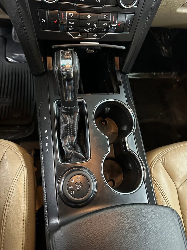 Used 2016 Ford Explorer XLT w/ Equipment Group 202A image 18