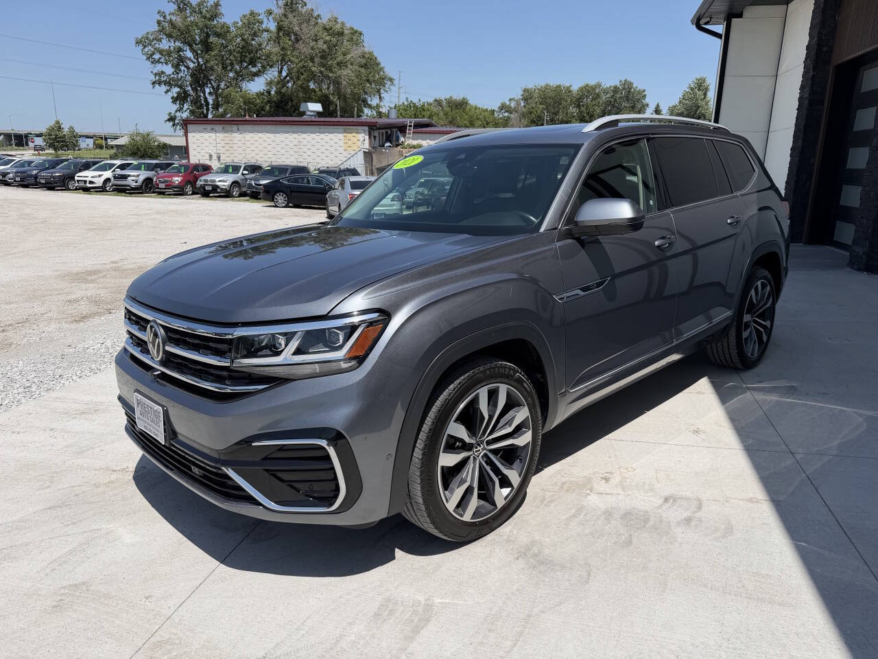 Used 2021 Volkswagen Atlas SEL Premium AWD/4WD image 3