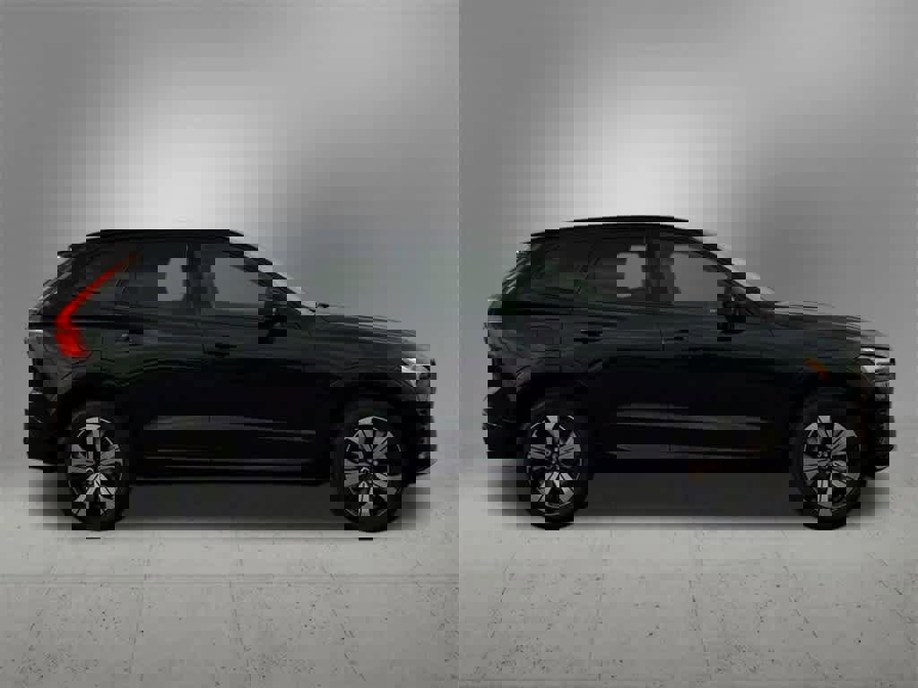 Used 2025 Volvo XC60 T8 Plus w/ Protection Package Premier image 7