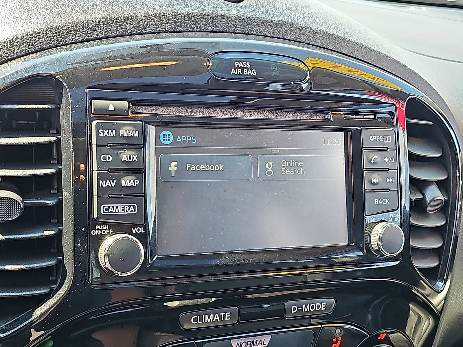 Used 2015 Nissan Juke SL image 27