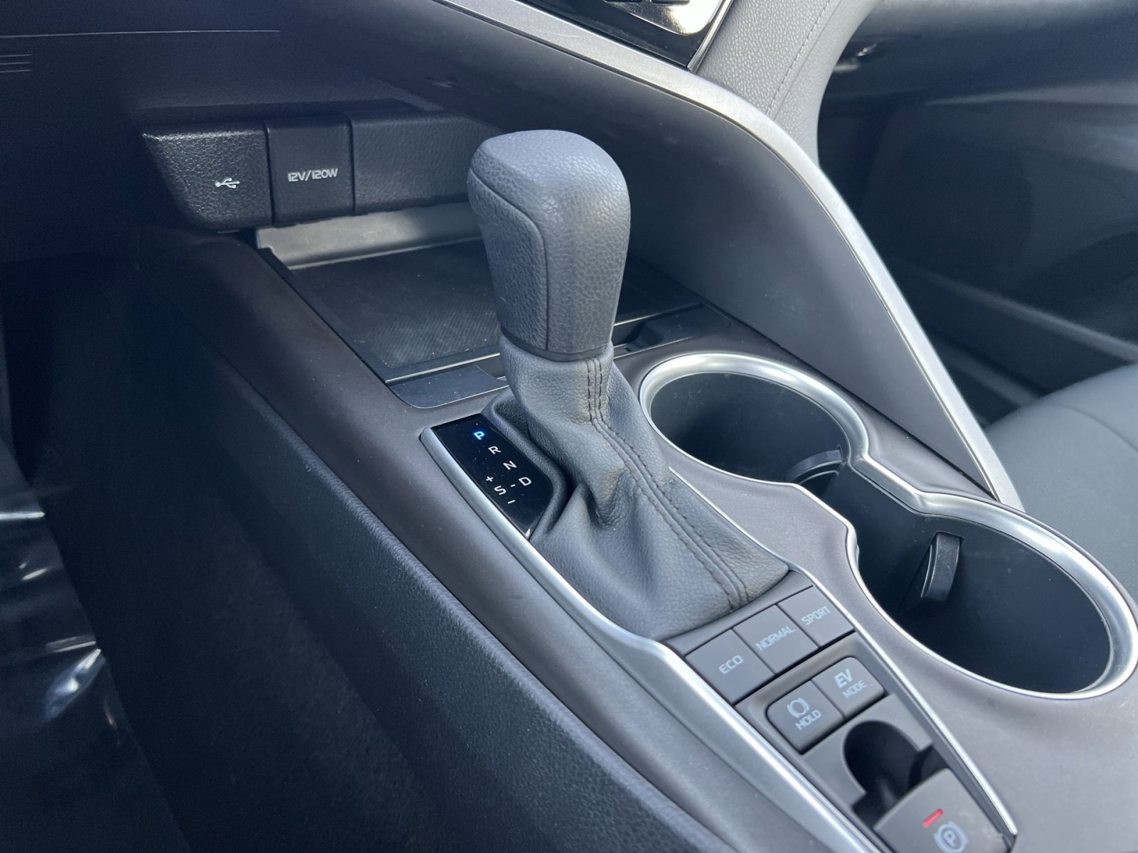 Used 2021 Toyota Camry LE image 21