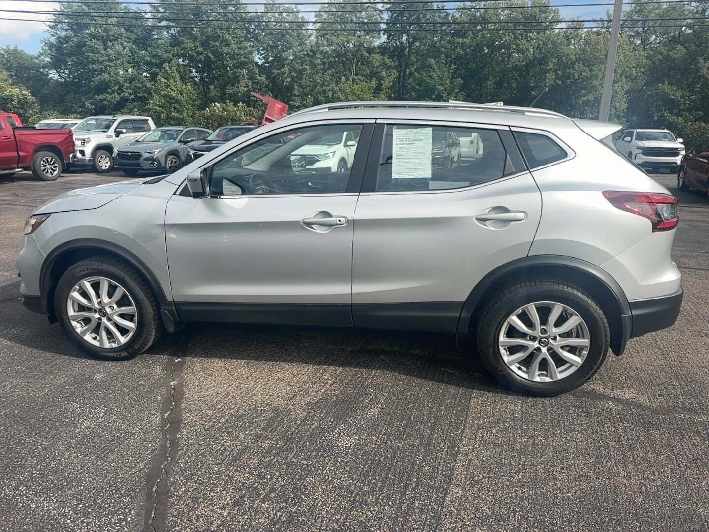 Used 2022 Nissan Rogue Sport SV w/ Technology Package AWD/4WD image 8