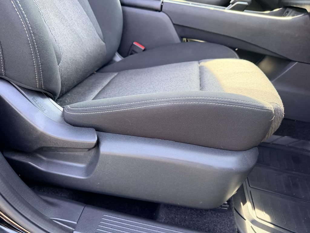 Used 2024 Nissan Rogue SV FWD image 8