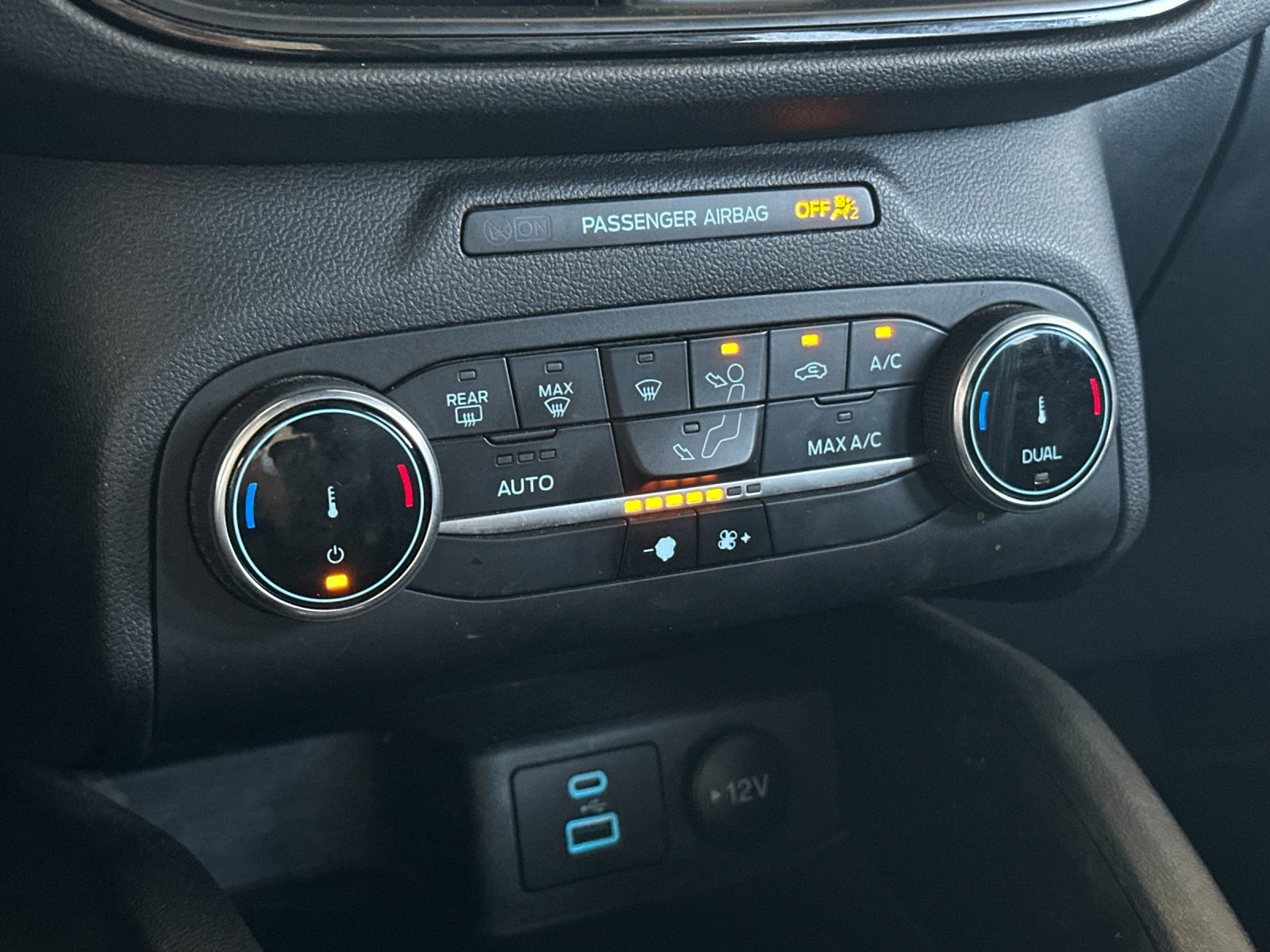 Used 2023 Ford Escape ST-Line image 18