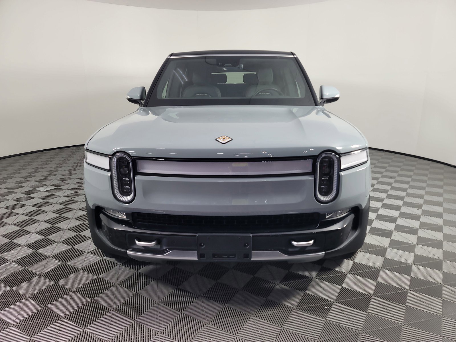 Used 2024 Rivian R1S Adventure AWD/4WD image 36