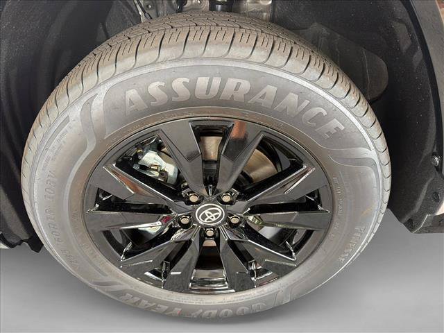Used 2026 Toyota RAV4 SE AWD/4WD image 11