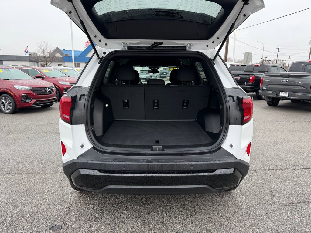 Used 2025 GMC Terrain Elevation w/ Black Edition image 7