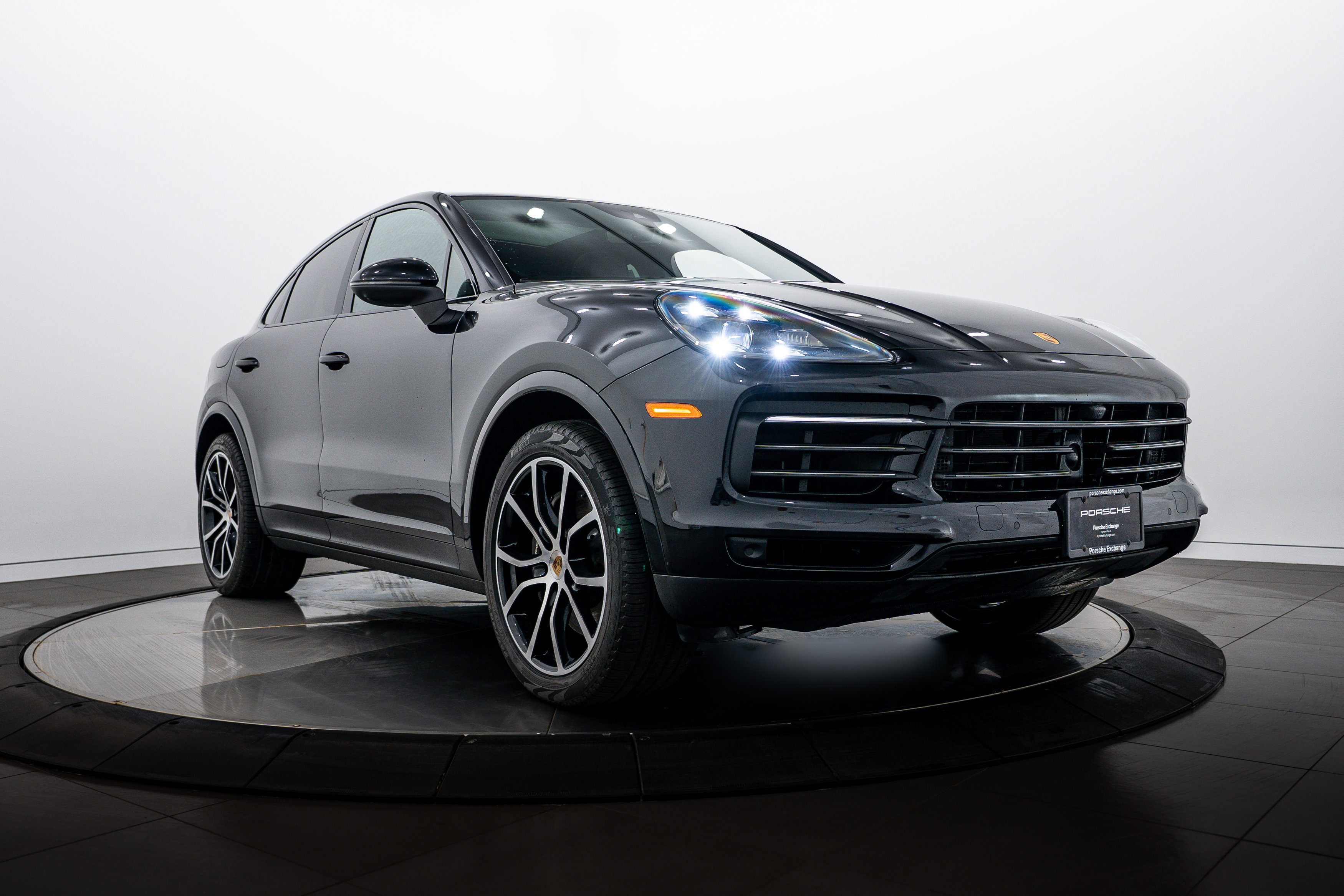 Certified 2022 Porsche Cayenne Platinum Edition AWD/4WD image 9