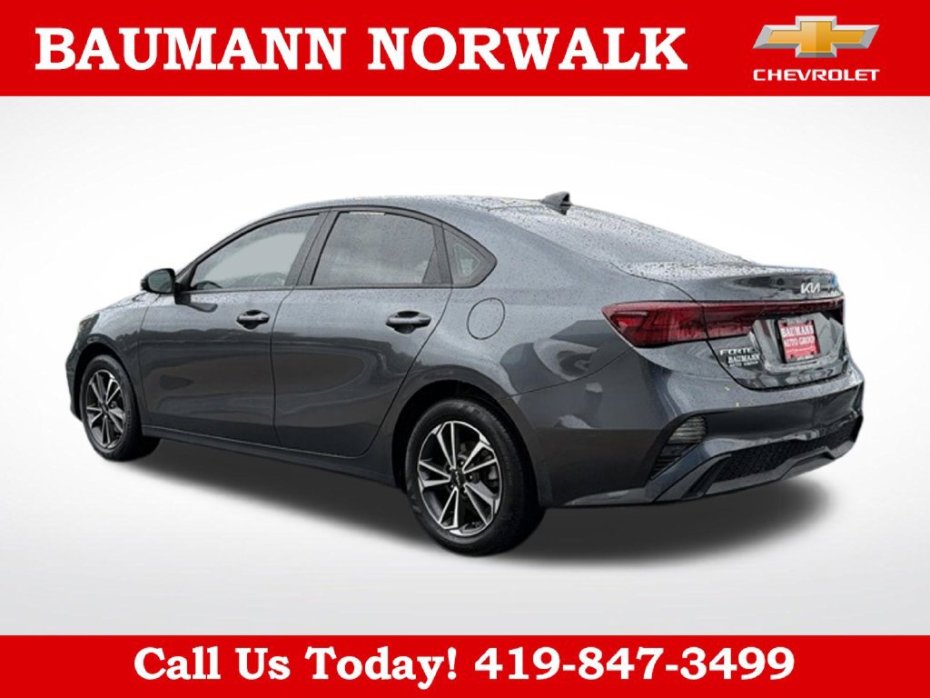 Used 2024 Kia Forte LXS w/ LXS Technology Package FWD image 5