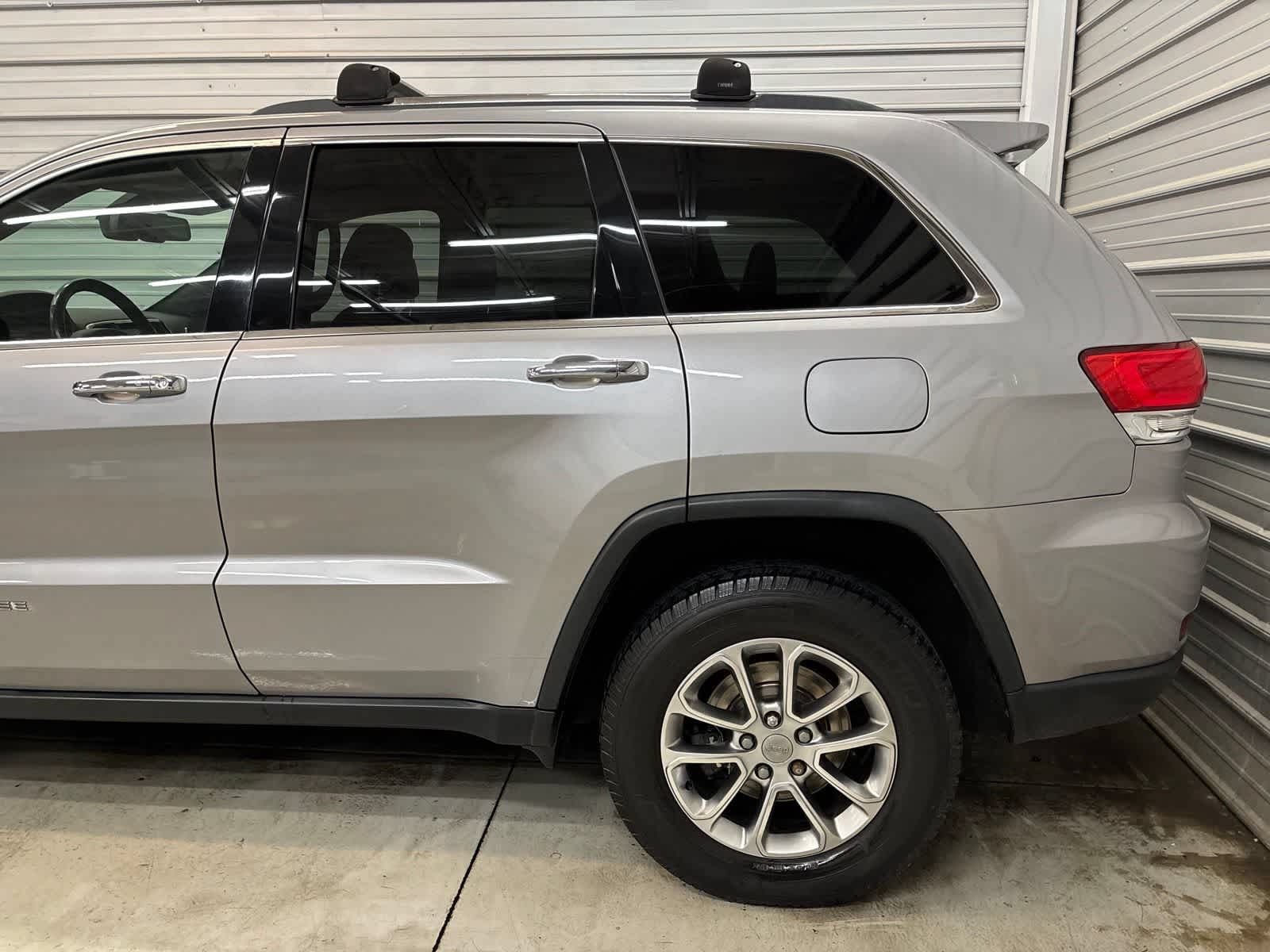 Used 2016 Jeep Grand Cherokee Limited w/ Luxury Group II AWD/4WD image 5
