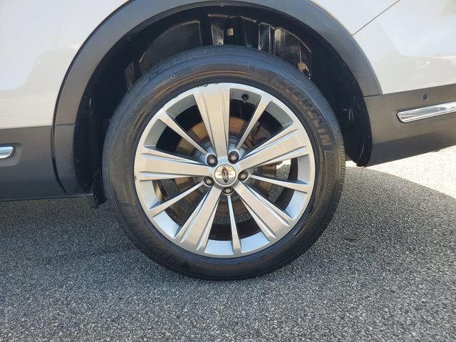 Used 2018 Ford Explorer Limited w/ Equipment Group 301A FWD image 11