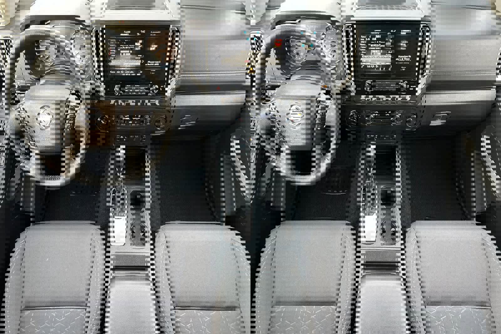 Used 2025 Nissan Frontier SV w/ SV Convenience Package image 3