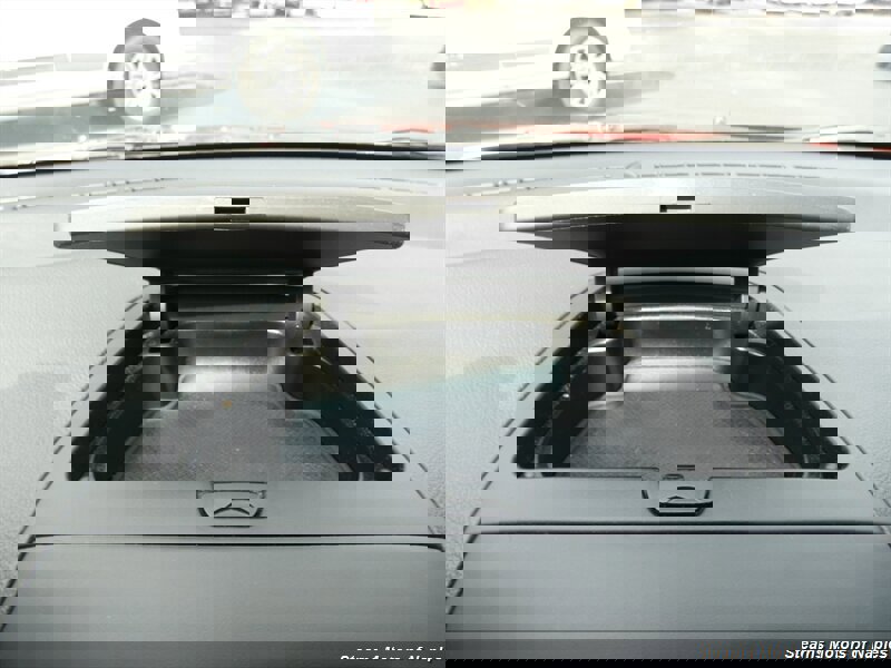 Used 2010 Hyundai Elantra SE image 28