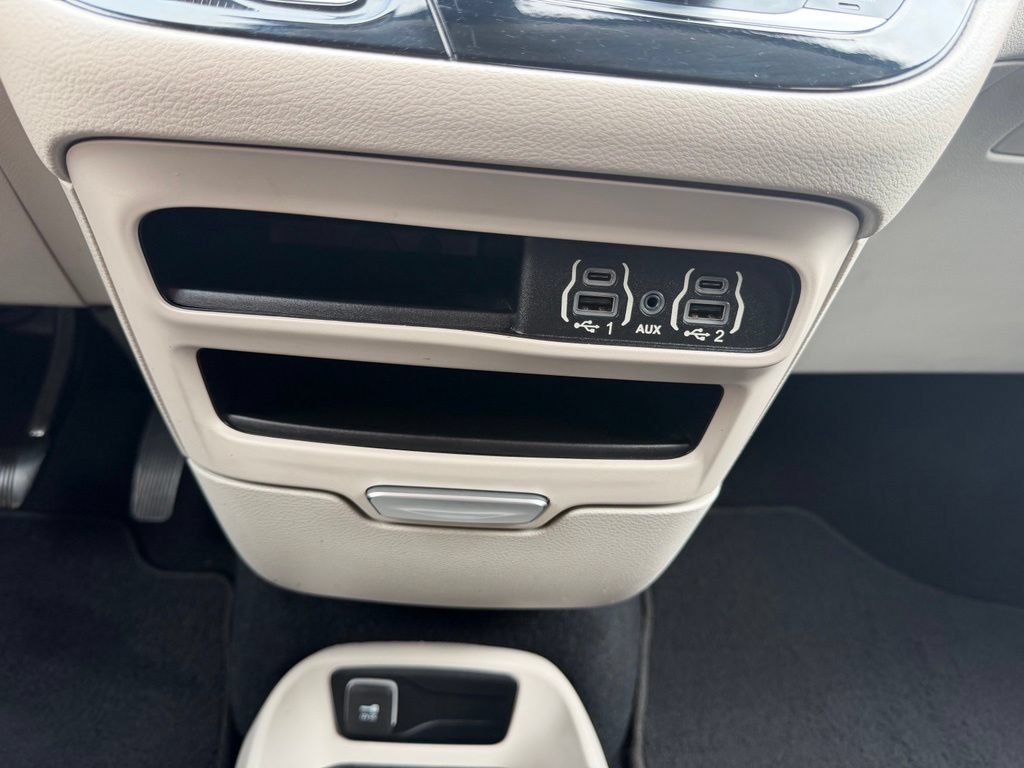 Used 2021 Chrysler Voyager LX FWD image 20