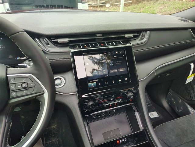 New 2025 Jeep Grand Cherokee Altitude w/ Trailer Tow Package image 22