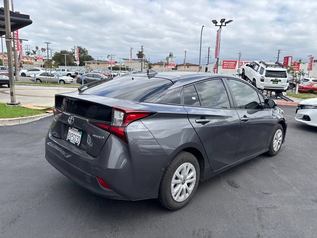 Used 2022 Toyota Prius LE FWD image 4