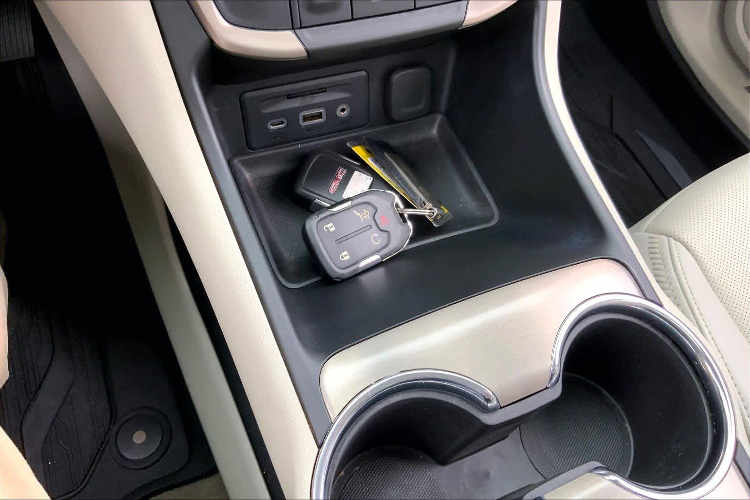 Used 2023 GMC Terrain Denali image 14