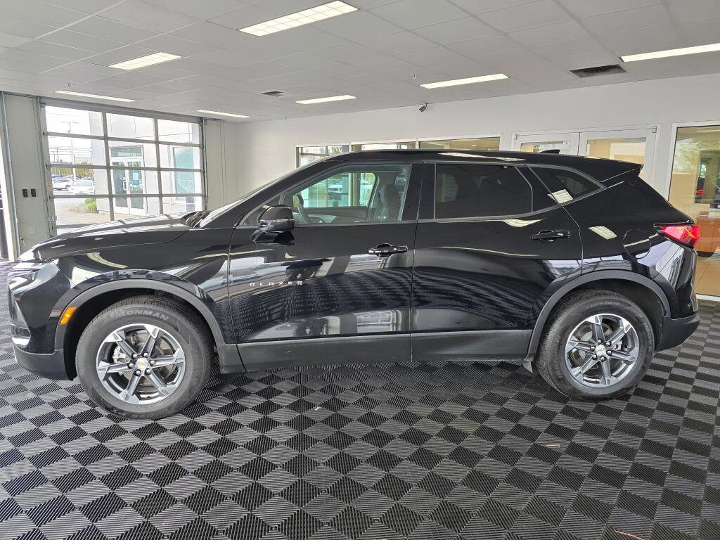 Used 2025 Chevrolet Blazer LT image 7