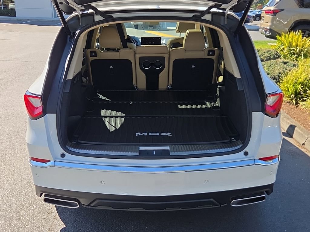 Used 2024 Acura MDX SH-AWD w/ Advance Package image 16