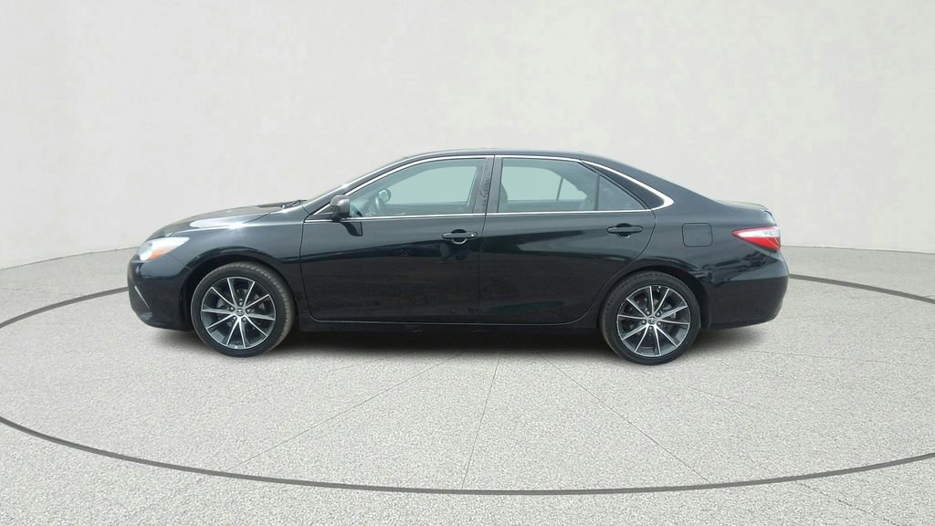 Used 2016 Toyota Camry XSE w/ Moonroof Package FWD image 4