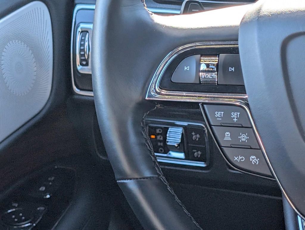 Used 2024 Lincoln Navigator Reserve image 17