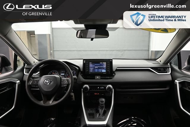 Used 2022 Toyota RAV4 LE FWD image 22
