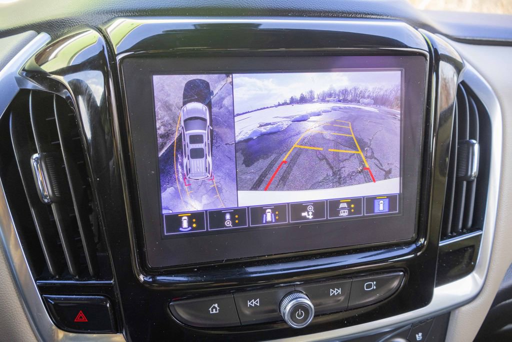 Used 2022 Chevrolet Traverse Premier image 21