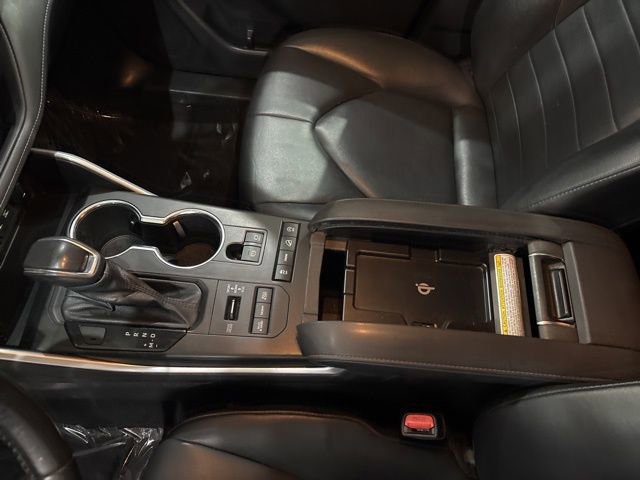 Used 2021 Toyota Highlander XLE image 13
