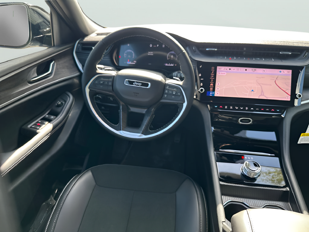 New 2026 Jeep Grand Cherokee Altitude RWD image 31