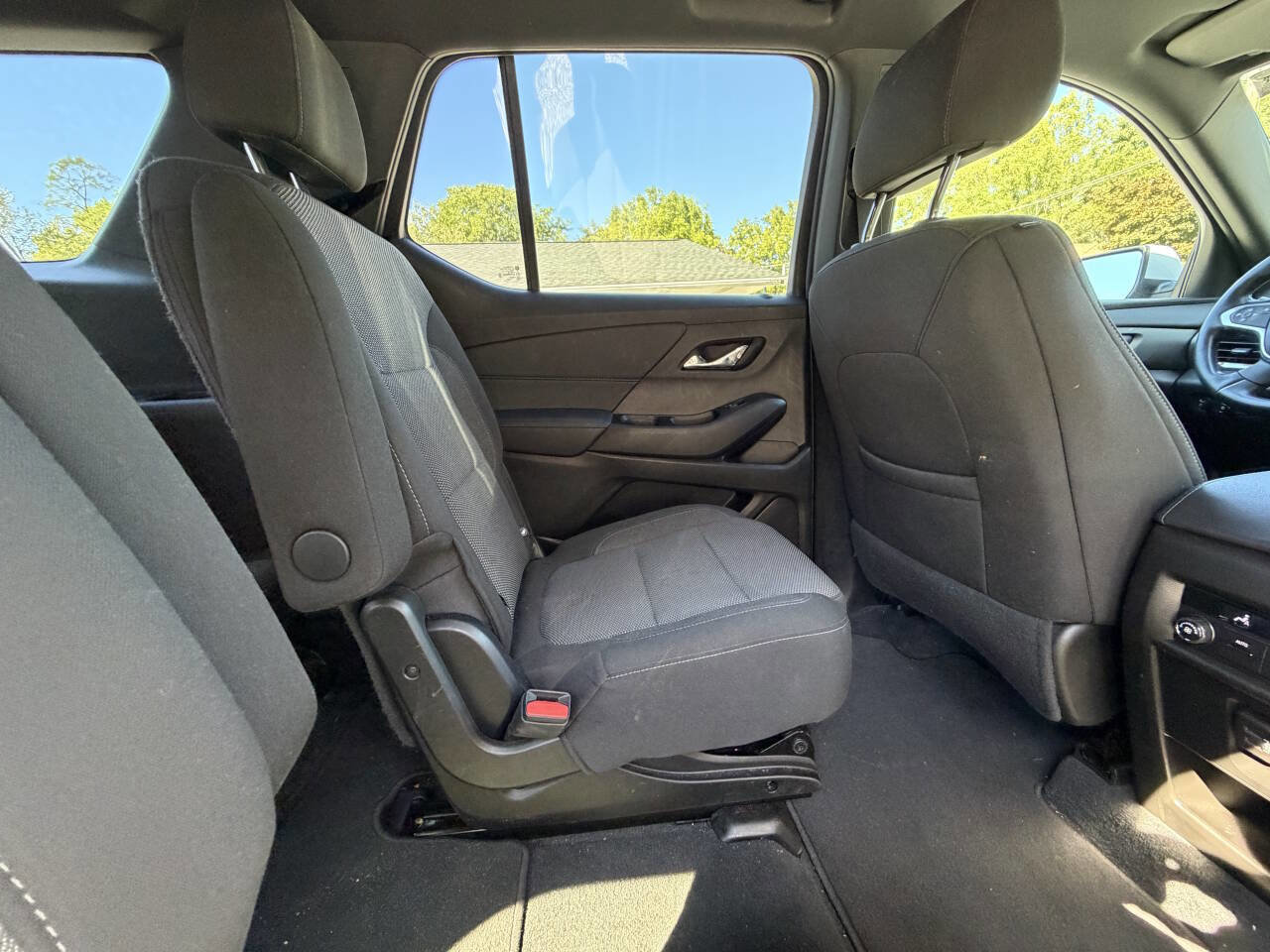 Used 2023 Chevrolet Traverse LT image 20