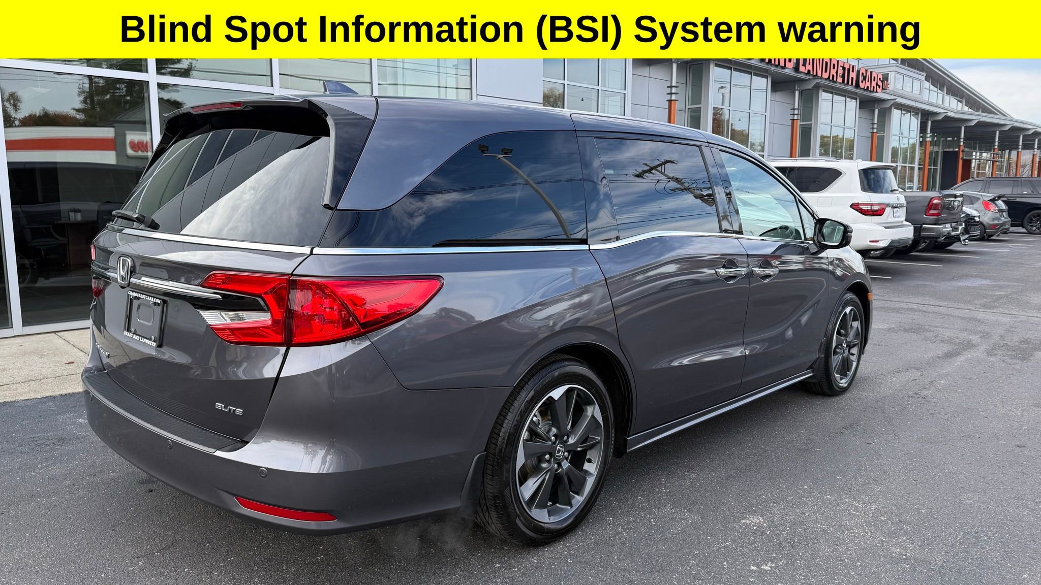 Used 2024 Honda Odyssey Elite image 2