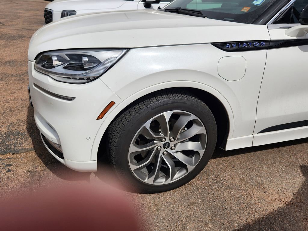 Used 2021 Lincoln Aviator Grand Touring w/ Equipment Group 302A AWD/4WD image 13