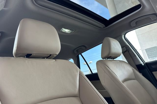 Used 2018 Subaru Outback 3.6R Limited AWD/4WD image 18