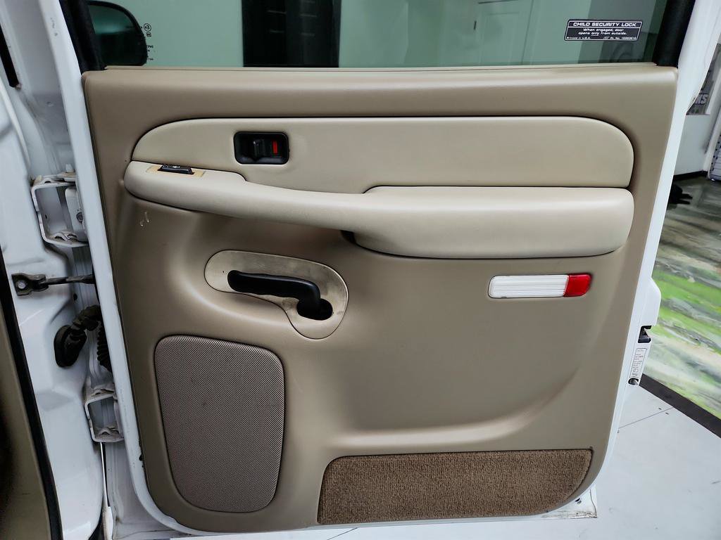 Used 2001 Chevrolet Suburban LS w/ LS Preferred Equipment Group RWD image 25