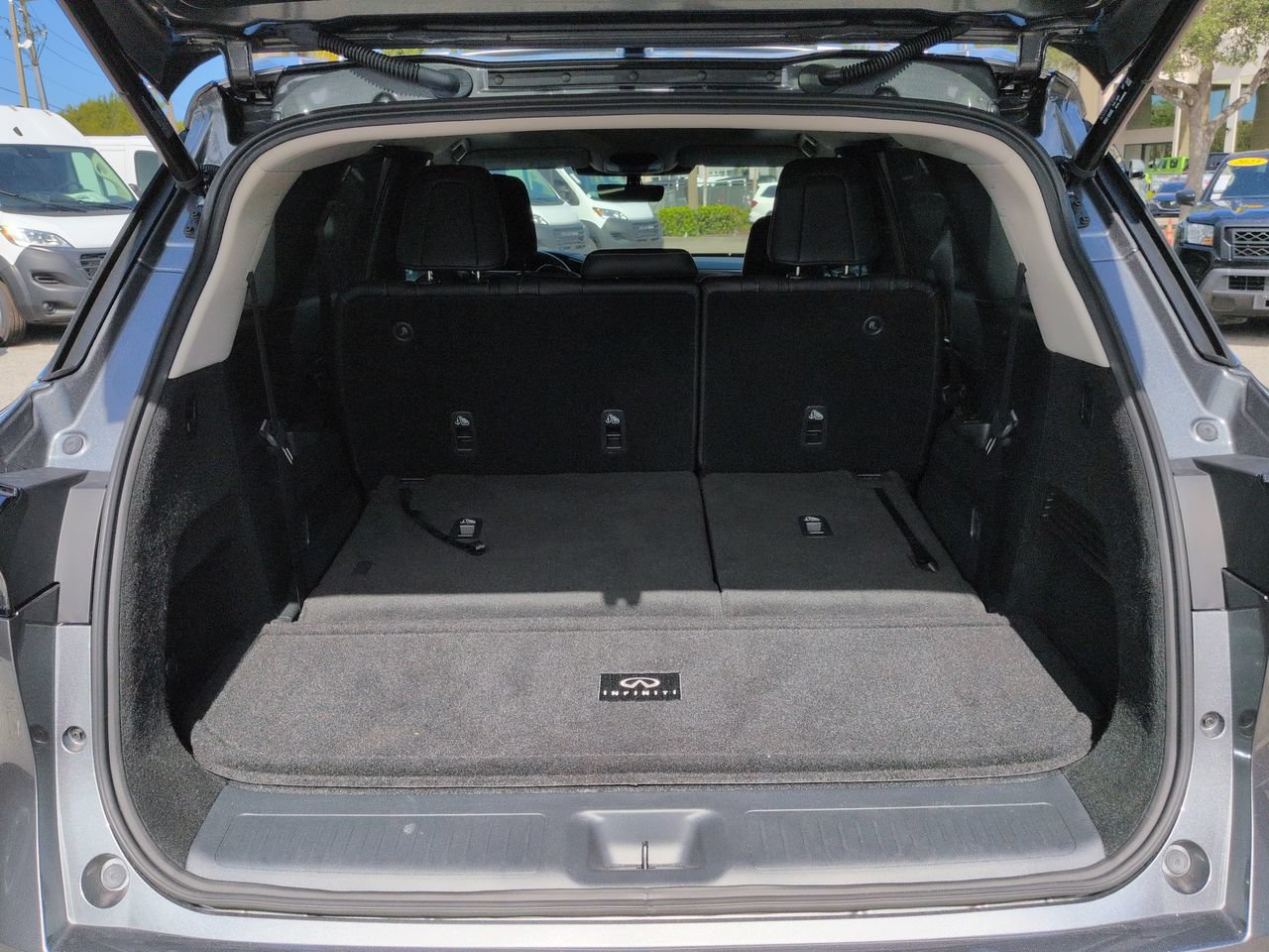Used 2026 INFINITI QX60 Luxe w/ Cargo Package FWD image 13