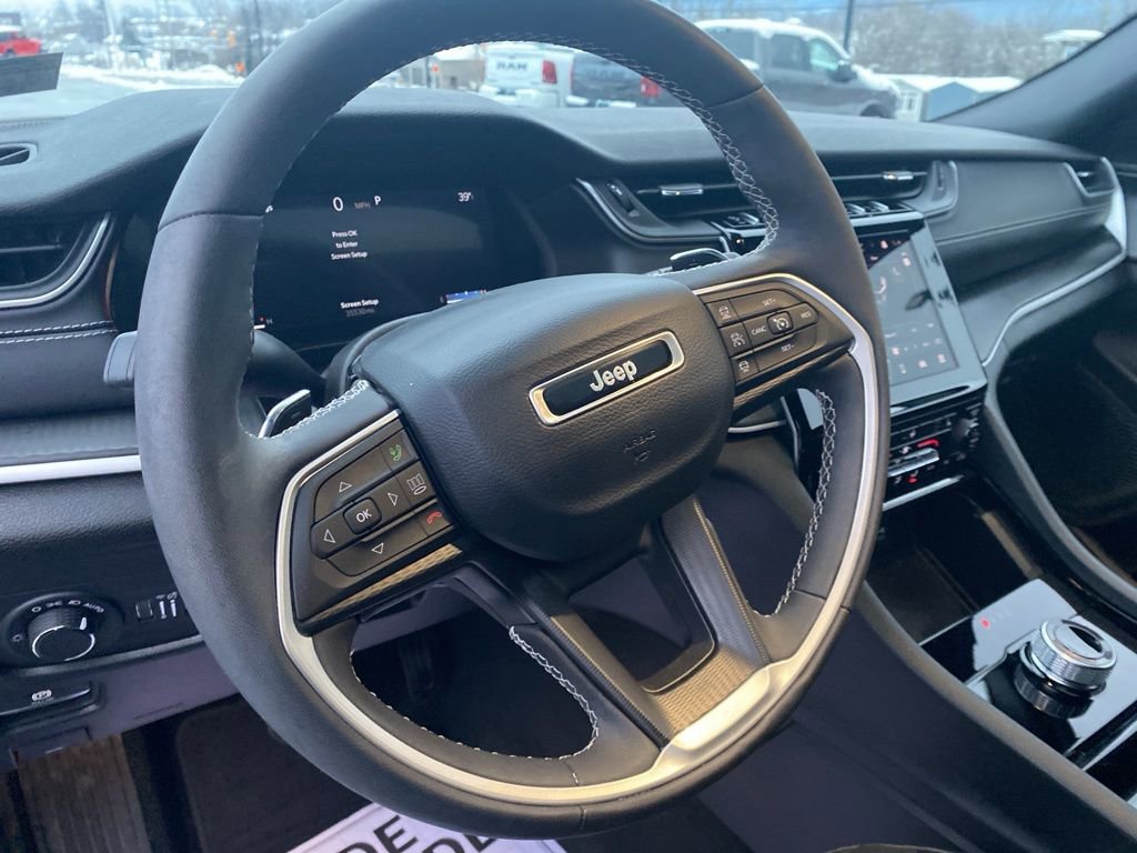 Used 2023 Jeep Grand Cherokee L Laredo image 30