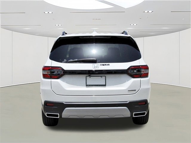 New 2025 Honda Pilot Touring image 4