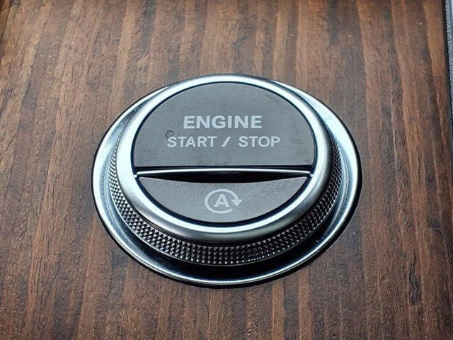 Used 2024 Mercedes-Benz C 300 Sedan image 25