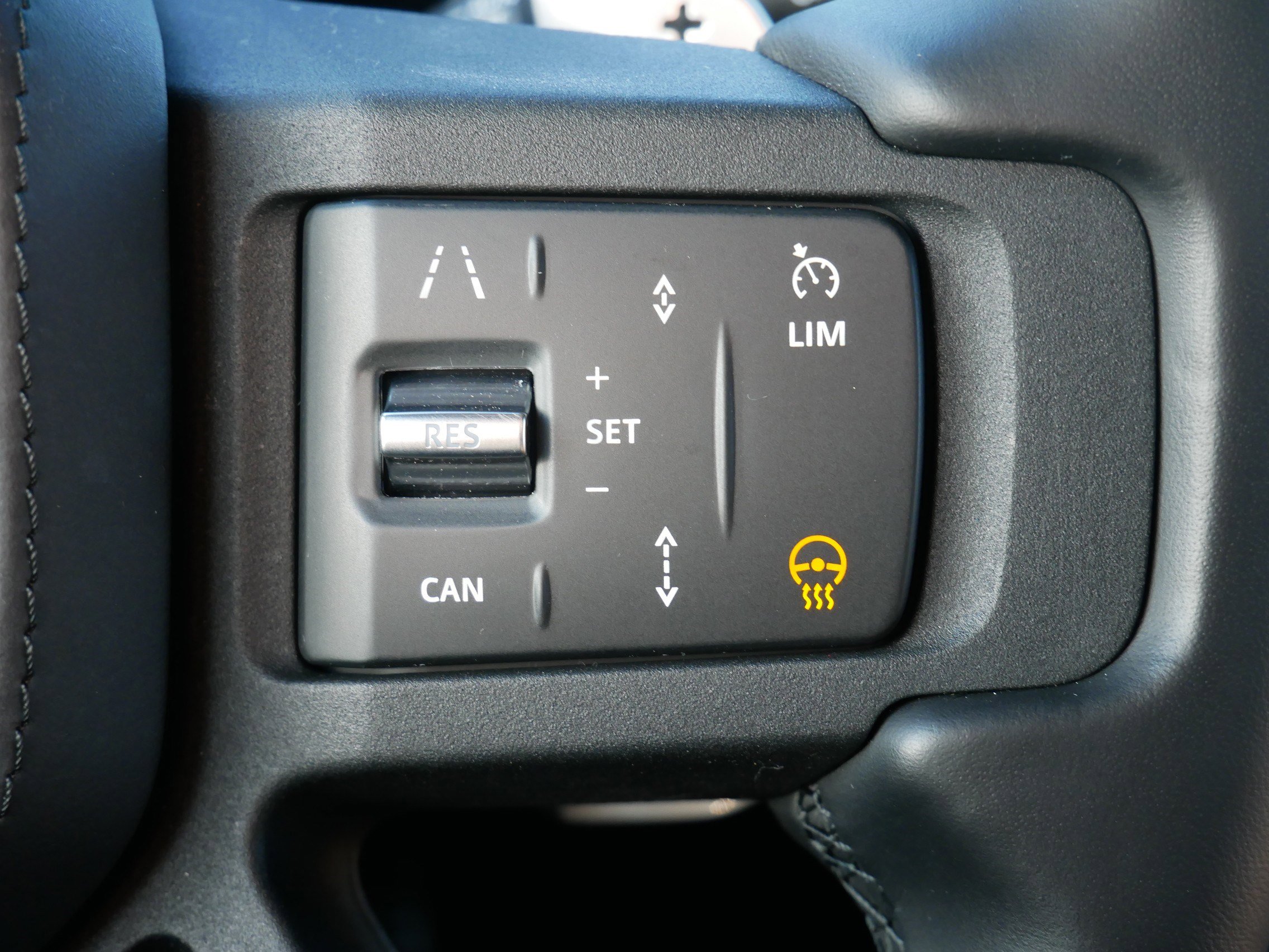 Certified 2025 Land Rover Defender 110 V8 image 21