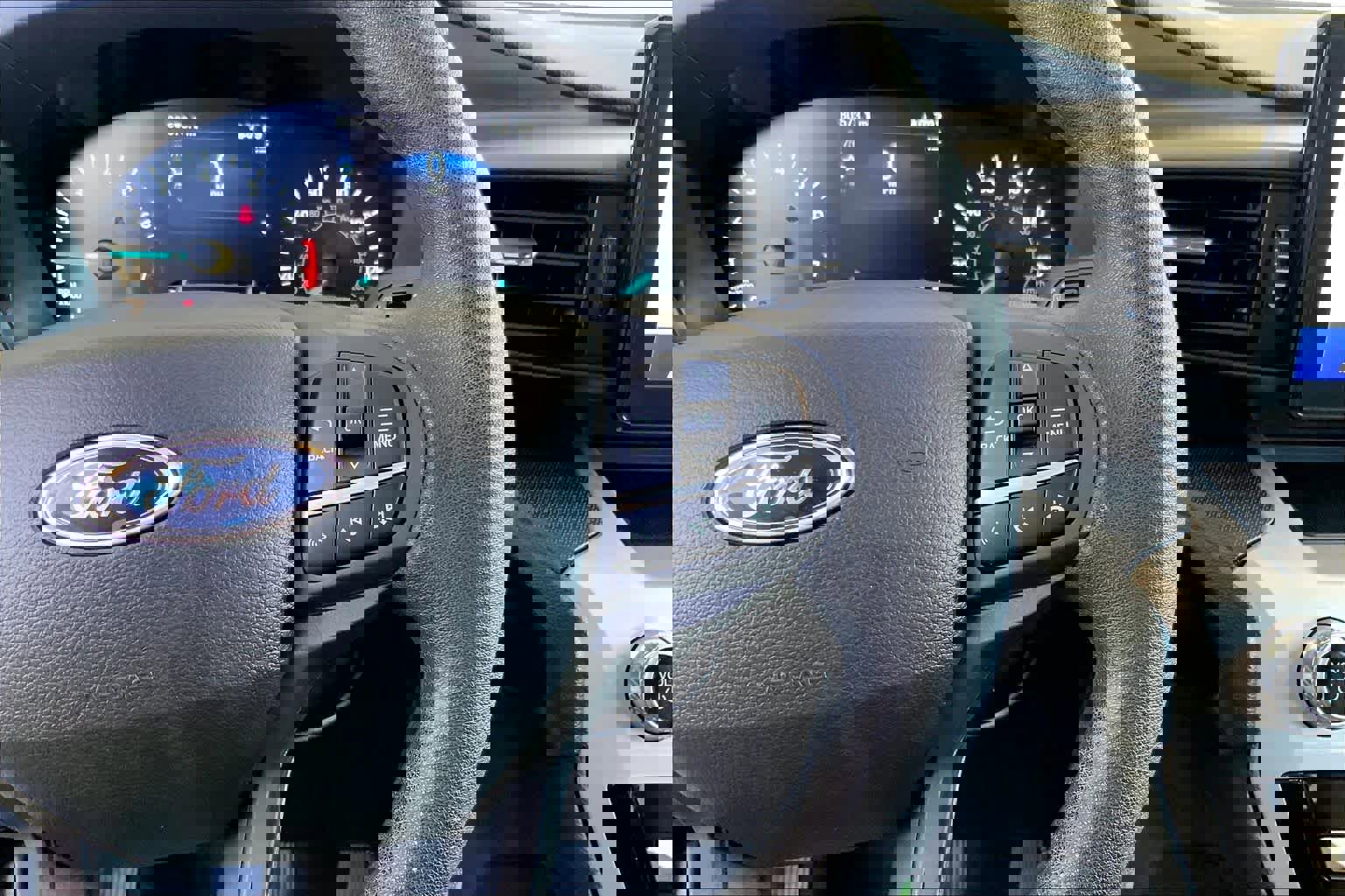 Used 2023 Ford Explorer 4WD image 25